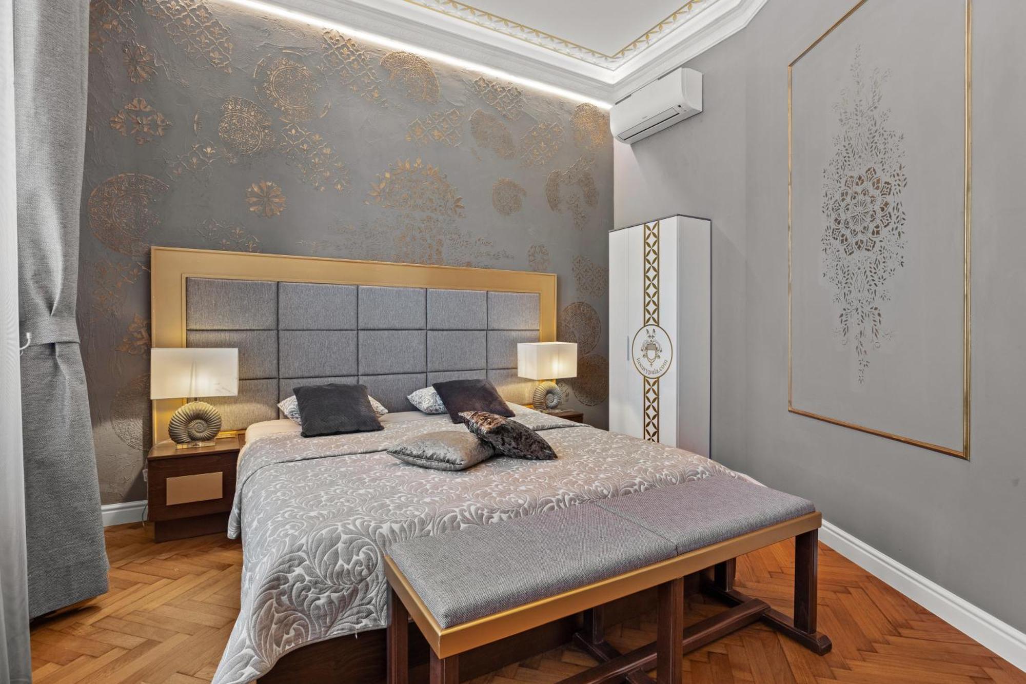 Villa Muenz Luxurious Residence Pula Ngoại thất bức ảnh
